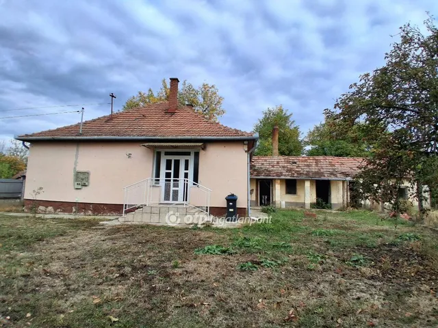 Eladó ház Biharkeresztes 77 nm