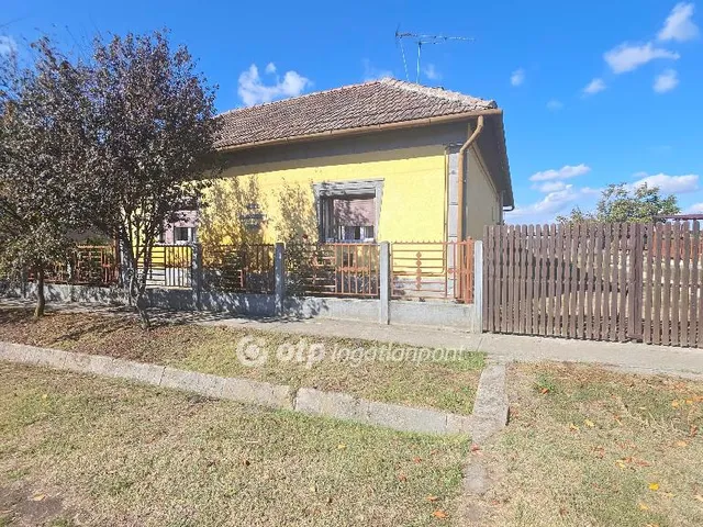 Eladó ház Tetétlen 98 nm