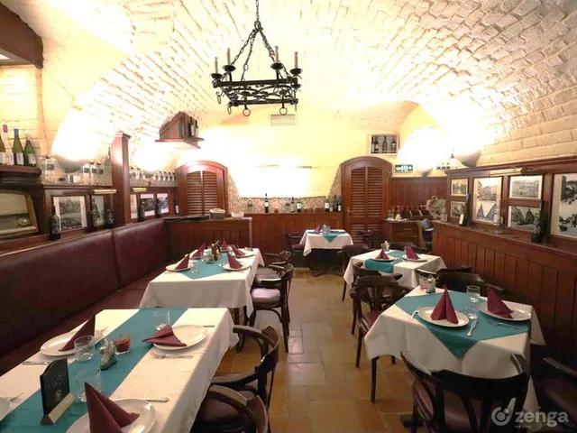 Kiadó kereskedelmi és ipari ingatlan Budapest VI. kerület, Nagykörúton belüli terület 176 nm