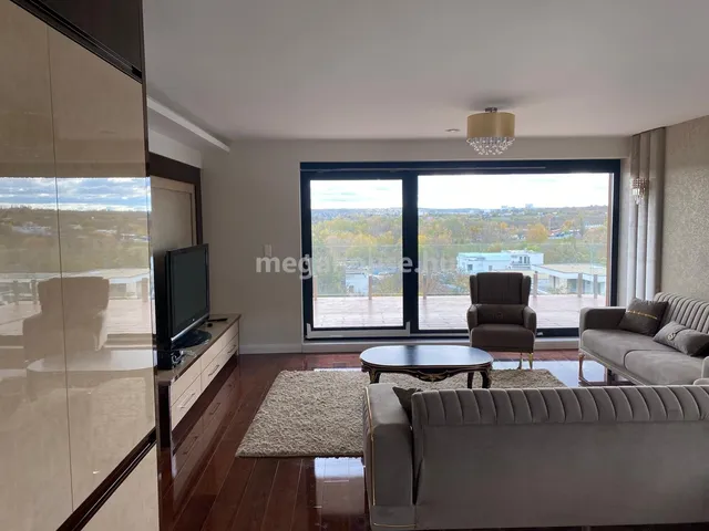 Eladó lakás Budapest XI. kerület, Madárhegy 186 nm