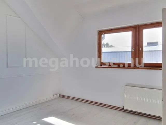 Kiadó kereskedelmi és ipari ingatlan Törökbálint 197 nm
