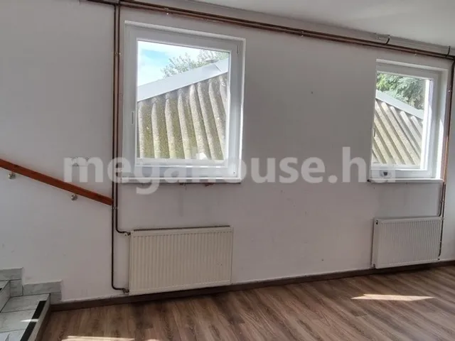 Kiadó kereskedelmi és ipari ingatlan Törökbálint 197 nm