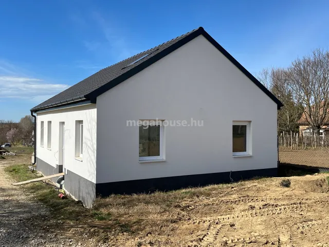 Eladó ház Balatonszemes 70 nm