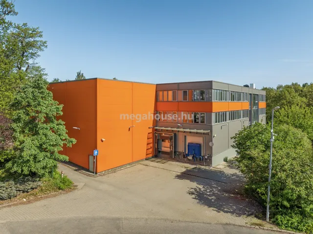 Eladó kereskedelmi és ipari ingatlan Budaörs 1450 nm