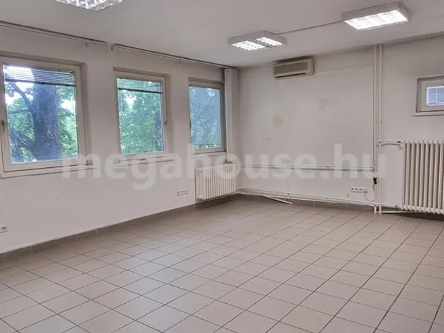 Kiadó kereskedelmi és ipari ingatlan Törökbálint 130 nm