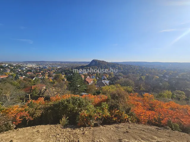 Eladó telek Budaörs 1050 nm