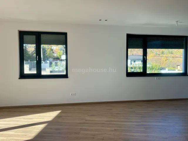 Eladó lakás Budapest XI. kerület, Madárhegy 136 nm