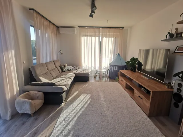 Kiadó lakás Budapest XI. kerület, Madárhegy 104 nm