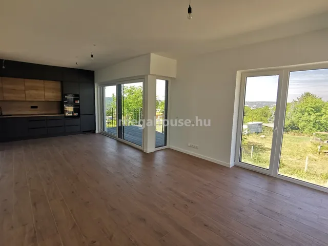 Eladó lakás Budapest XI. kerület, Madárhegy 81 nm