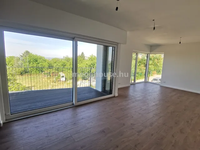 Eladó lakás Budapest XI. kerület, Madárhegy 81 nm