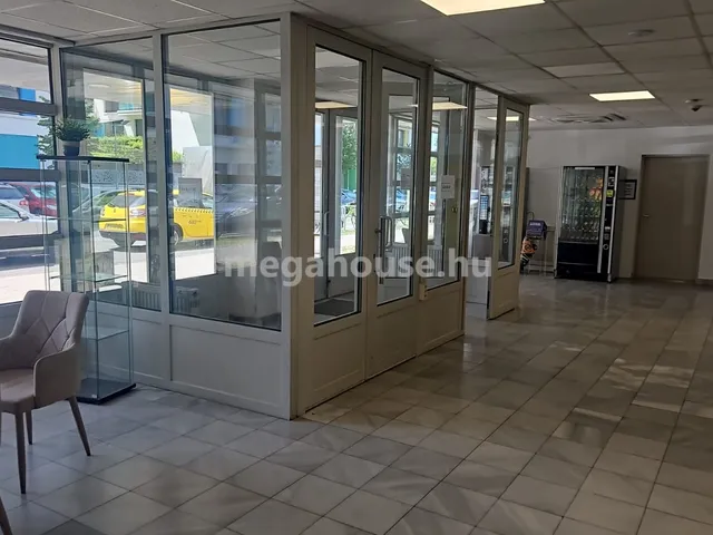 Kiadó kereskedelmi és ipari ingatlan Budapest XI. kerület, Kelenföld 129 nm