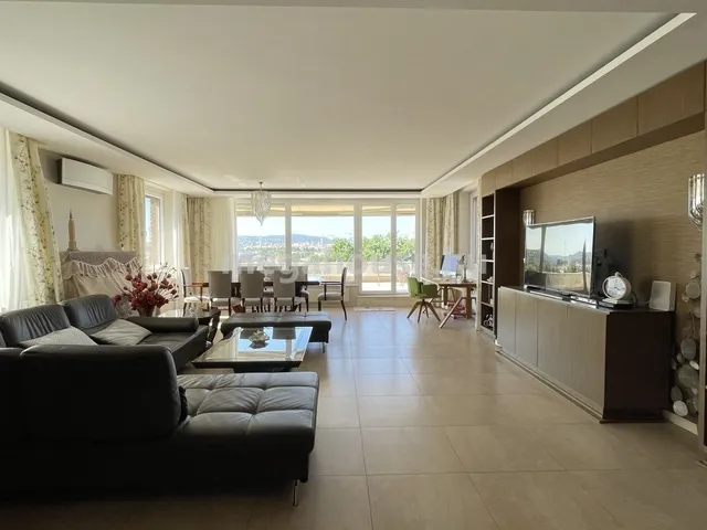 Eladó lakás Budapest I. kerület 117 nm