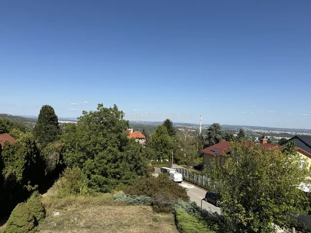 Eladó telek Budapest III. kerület, Táborhegy 1800 nm