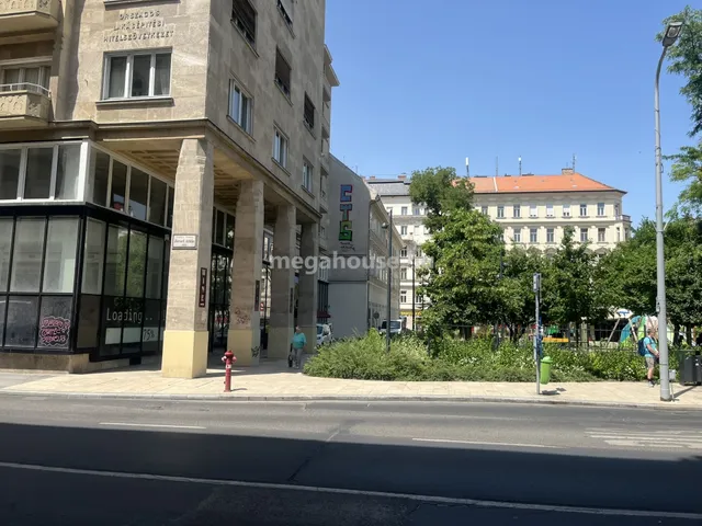 Eladó kereskedelmi és ipari ingatlan Budapest V. kerület, József Attila utca 470 nm