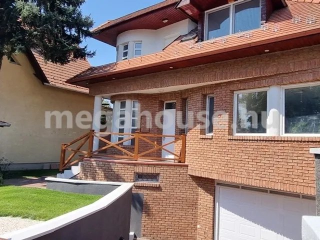 Eladó ház Budapest III. kerület, Csillaghegy 265 nm