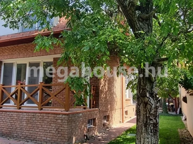 Eladó ház Budapest III. kerület, Csillaghegy 265 nm