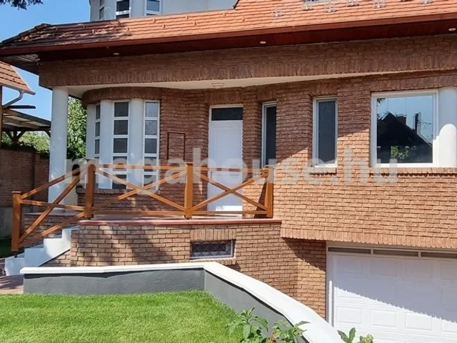 Eladó ház Budapest III. kerület, Csillaghegy 265 nm