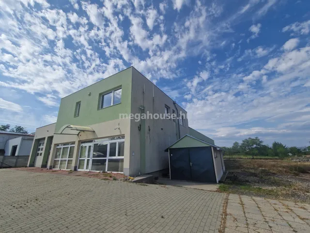Eladó kereskedelmi és ipari ingatlan Százhalombatta 730 nm