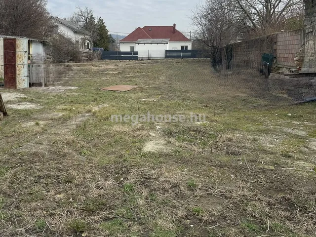 Eladó telek Biatorbágy 1168 nm