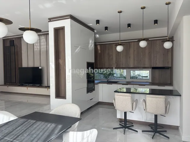 Kiadó ház Budaörs 105 nm