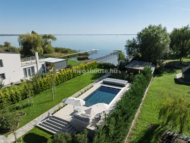 Eladó ház Balatonkenese 185 nm