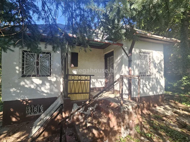 Eladó telek Budaörs 770 nm
