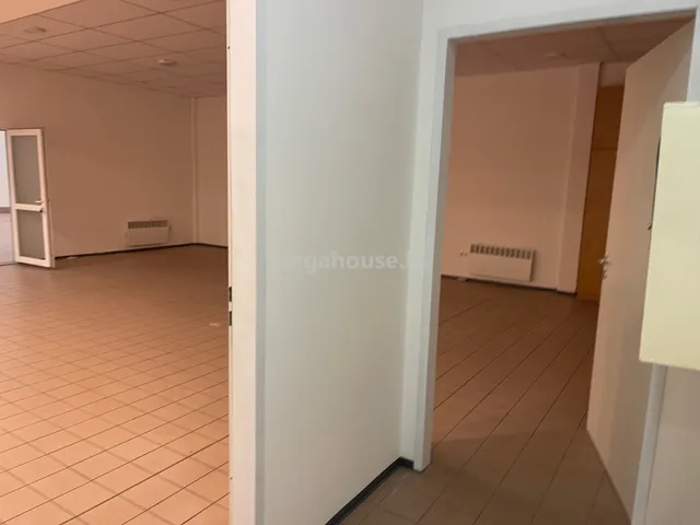 Kiadó kereskedelmi és ipari ingatlan Budaörs 726 nm
