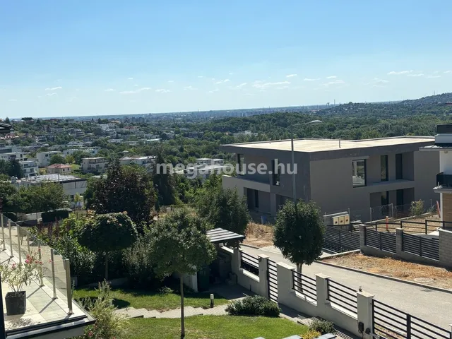 Kiadó lakás Budapest XI. kerület, Madárhegy 110 nm
