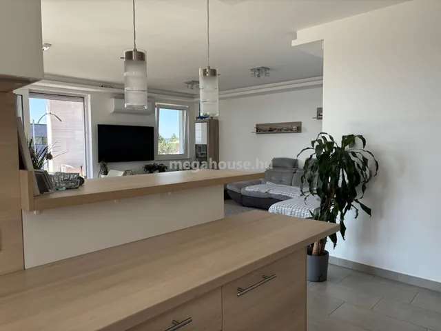 Kiadó lakás Budapest XI. kerület, Madárhegy 110 nm