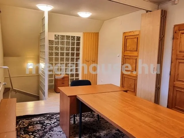 Kiadó kereskedelmi és ipari ingatlan Budaörs 35 nm