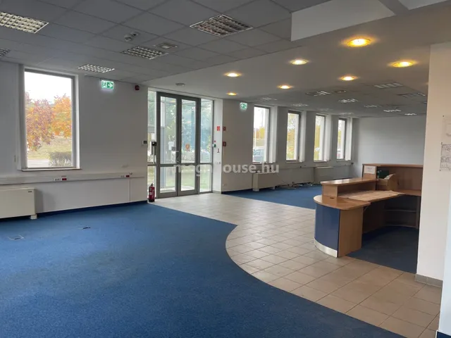 Kiadó kereskedelmi és ipari ingatlan Törökbálint 778 nm