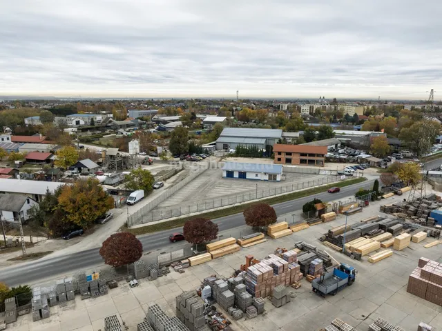 Eladó kereskedelmi és ipari ingatlan Szigetszentmiklós 200 nm