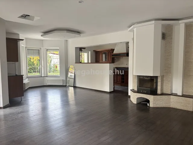 Eladó ház Budaörs 136 nm