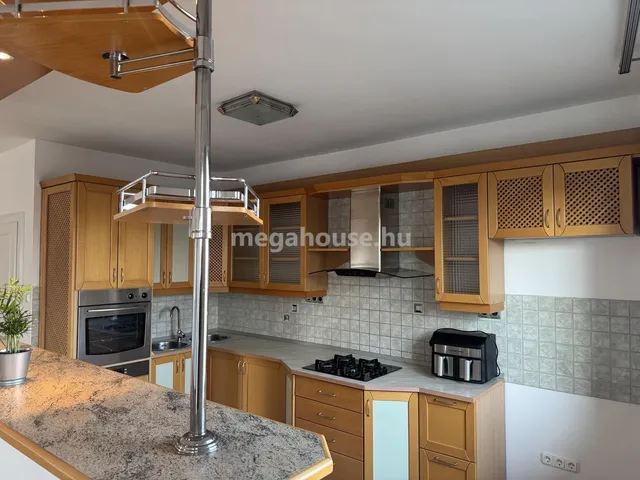 Eladó lakás Budapest XI. kerület 111 nm