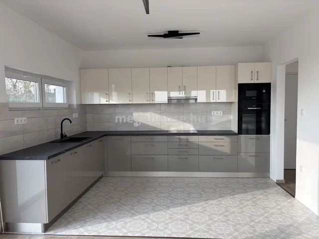 Kiadó lakás Budapest XI. kerület, Hosszúrét 88 nm