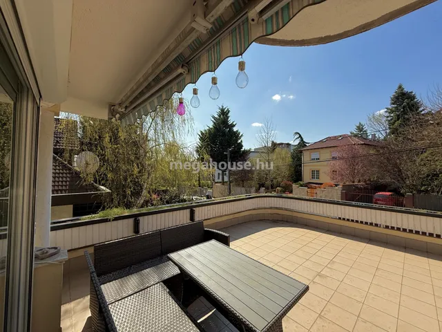 Eladó ház Budapest XI. kerület, Sasad-Sashegy XI. ker. 272 nm