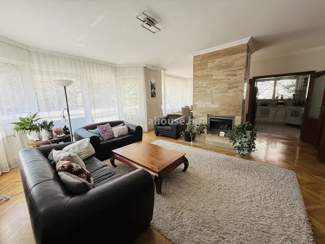 Eladó ház Budapest XI. kerület, Sasad-Sashegy XI. ker. 272 nm