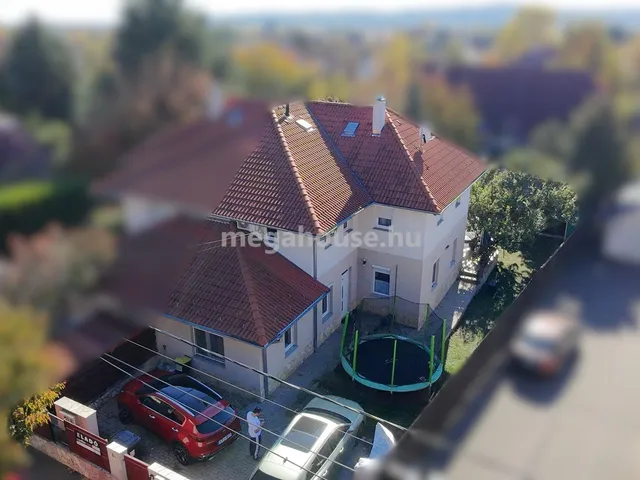 Eladó ház Budaörs 130 nm