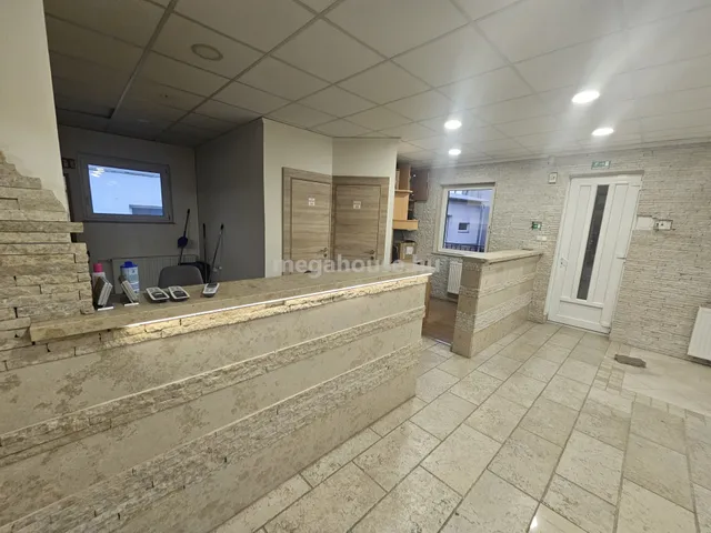 Eladó kereskedelmi és ipari ingatlan Szigetszentmiklós 2100 nm