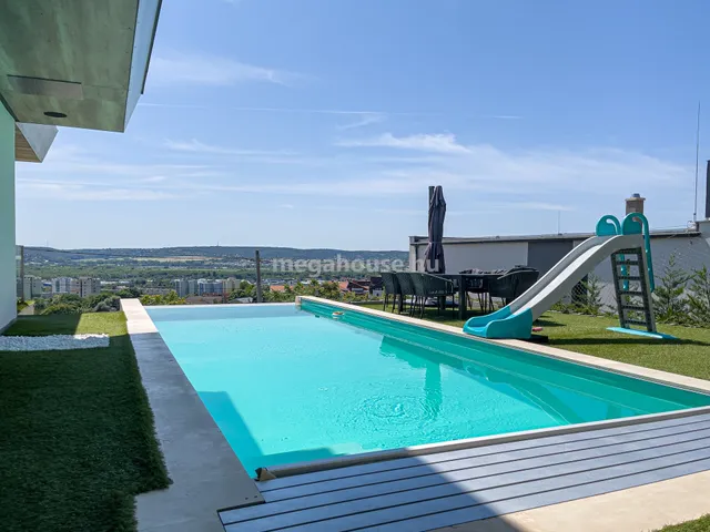 Kiadó ház Budaörs 300 nm