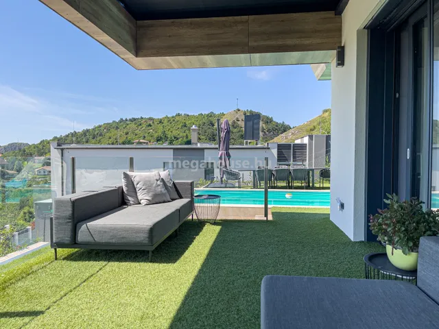 Kiadó ház Budaörs 300 nm