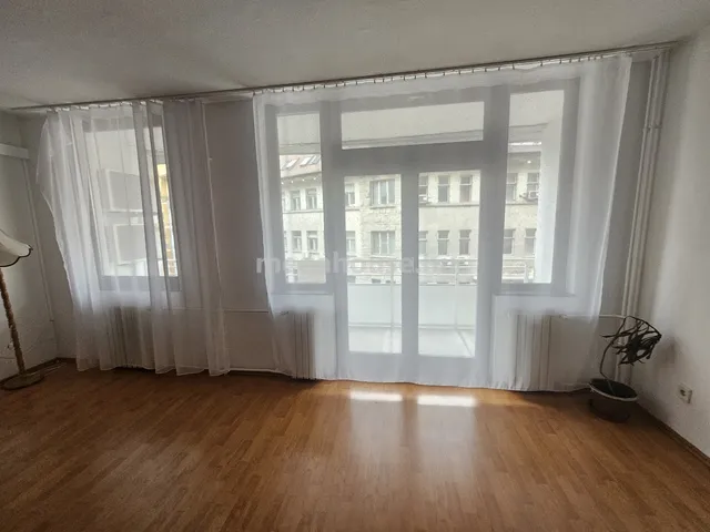 Kiadó kereskedelmi és ipari ingatlan Budapest II. kerület 107 nm