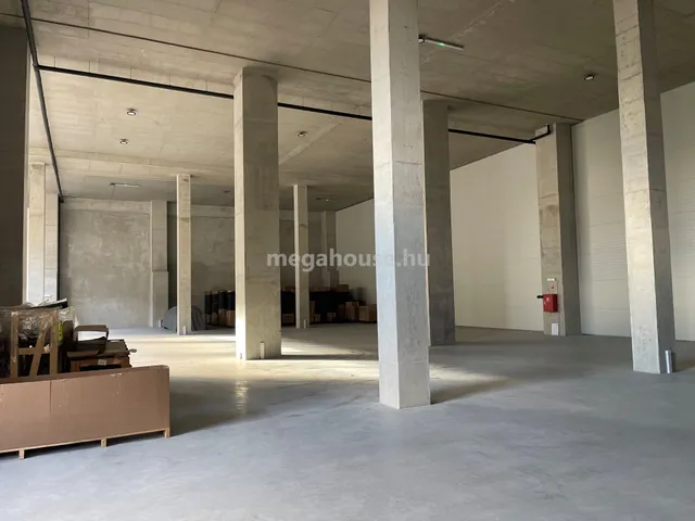 Kiadó kereskedelmi és ipari ingatlan Budapest XXII. kerület, Budafok 500 nm