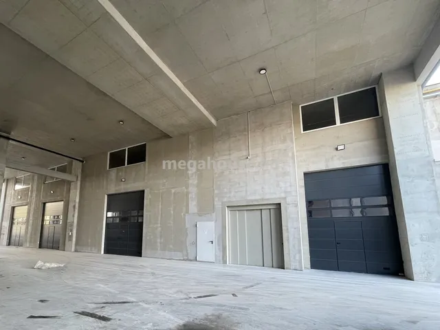 Kiadó kereskedelmi és ipari ingatlan Budapest XXII. kerület, Budafok 1500 nm