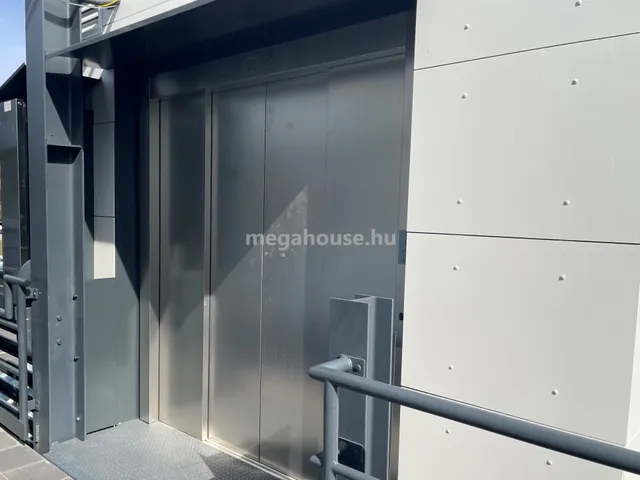 Kiadó kereskedelmi és ipari ingatlan Budaörs 500 nm