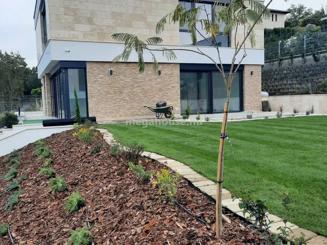 Kiadó ház Budaörs 257 nm