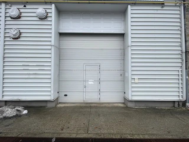 Kiadó kereskedelmi és ipari ingatlan Budaörs 411 nm