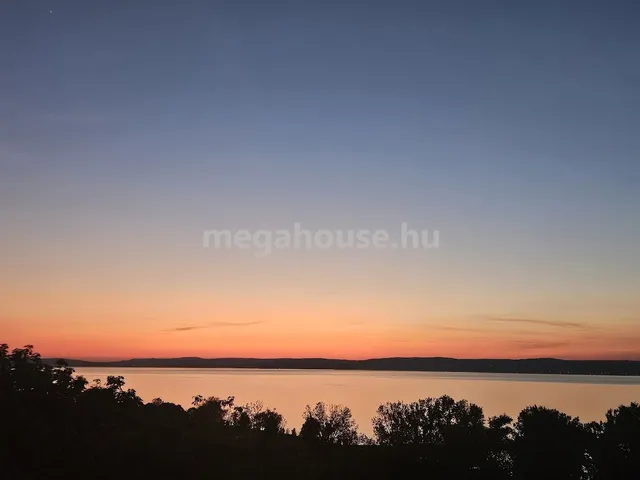 Eladó ház Balatonföldvár 235 nm