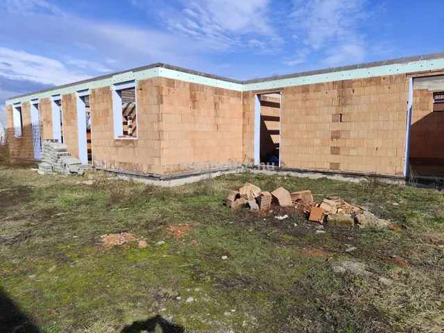 Eladó ház Tordas 100 nm