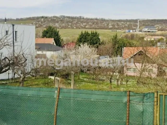 Eladó telek Érd 710 nm